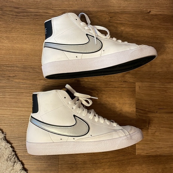 Nike White Shoes, Worn once Before (Crease in front of shoes), Gray Nike Logo - Picture 2 of 7